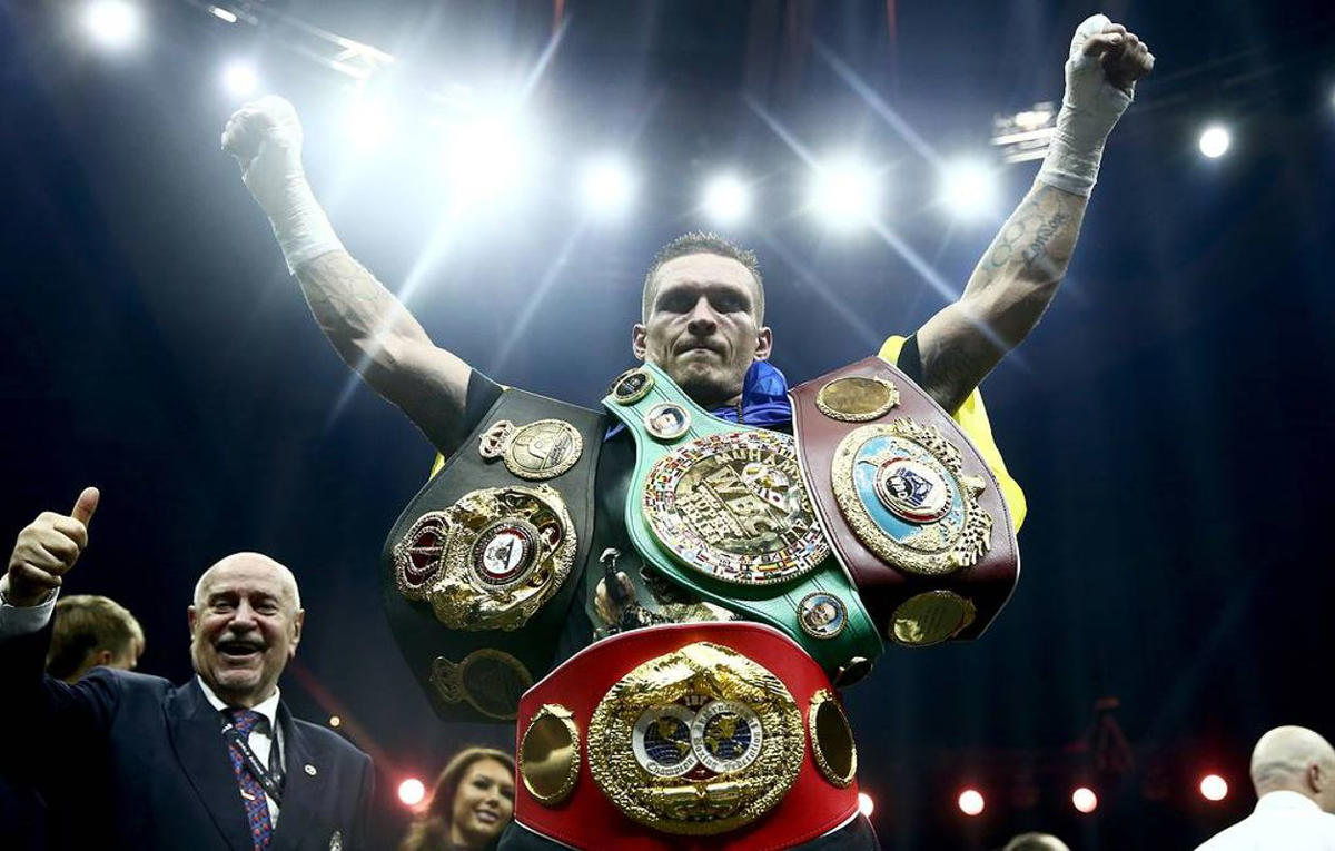 Украинский чемпион мира в супертяжелом весе по версиям (WBA, WBO, IBF и IBO) -  Александр Усик