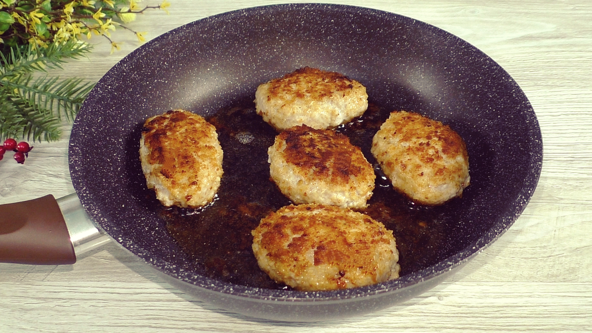 Теперь мои котлеты всегда получаются вкусными и сочными, я нашла новый (для себя) способ их приготовления