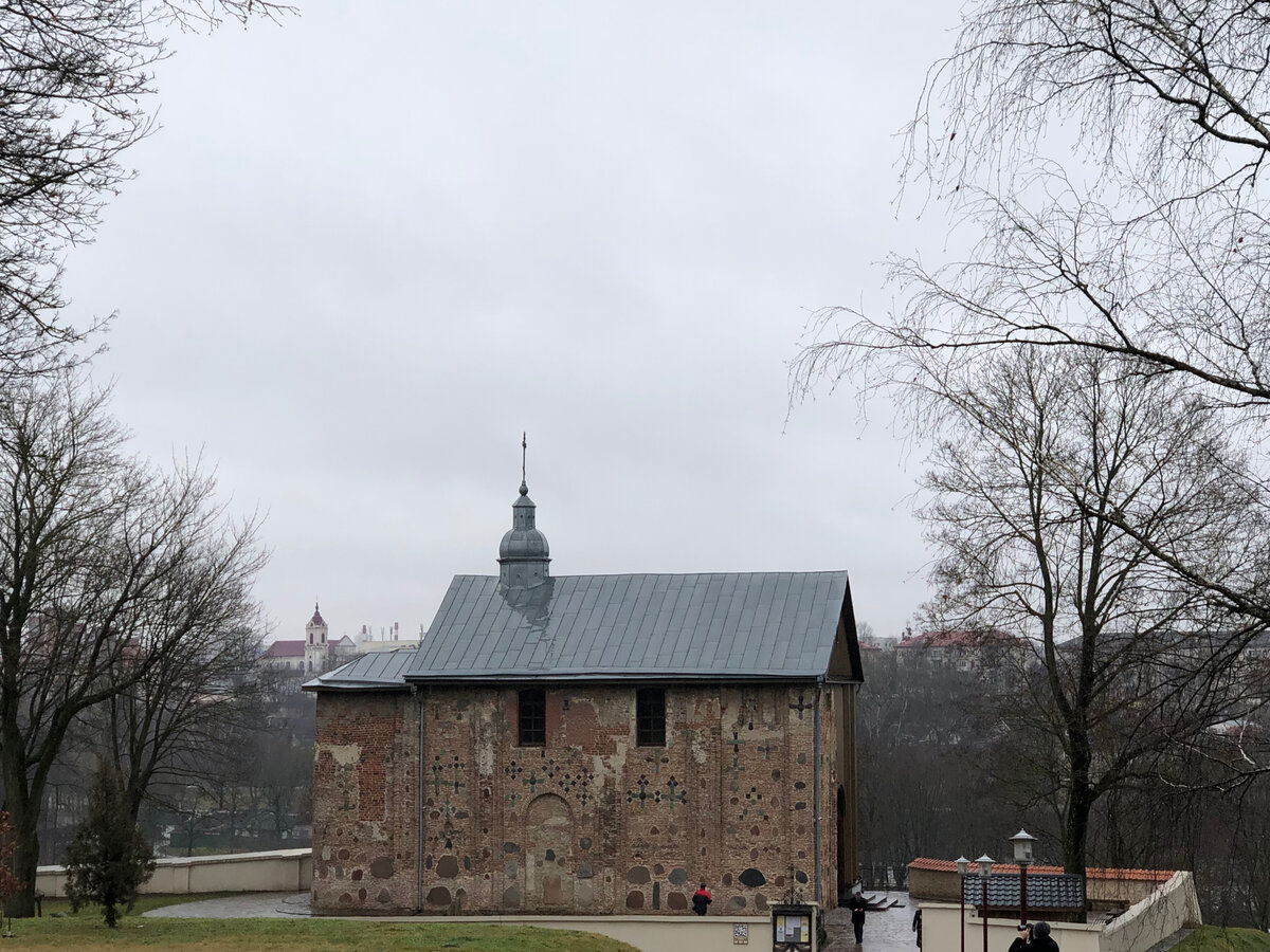 Вид на церковь сбоку