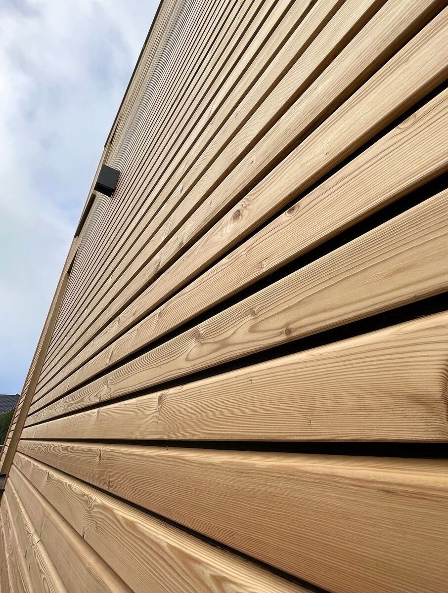 Отделка планкеном фасадов 