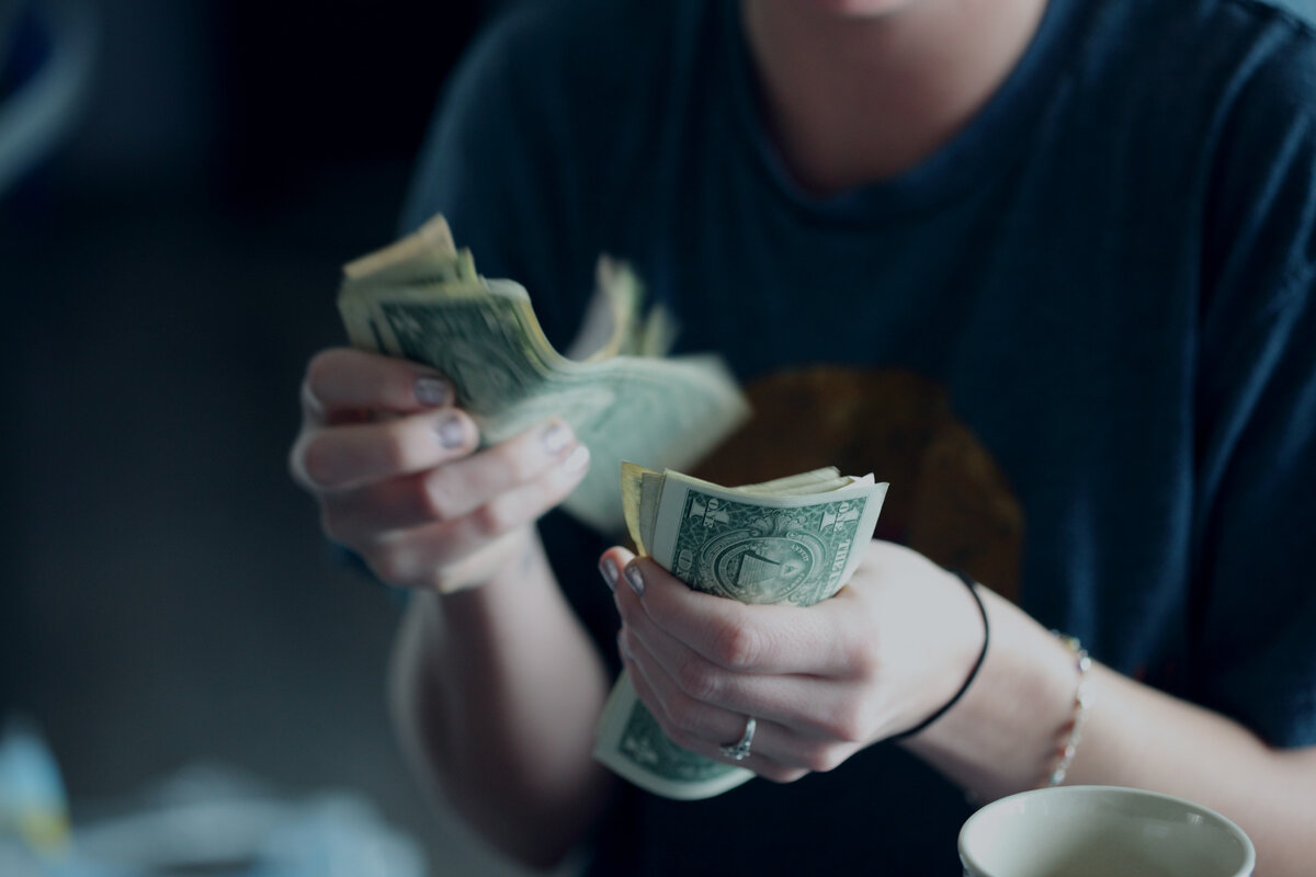 Photo by https://unsplash.com/@sharonmccutcheon