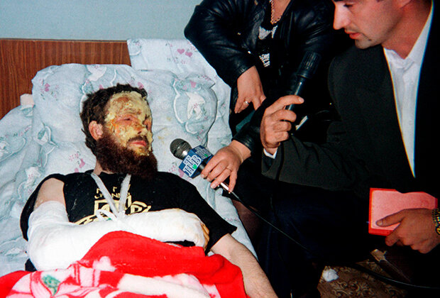 В больнице после покушения в феврале 1997 года/ © Reuters