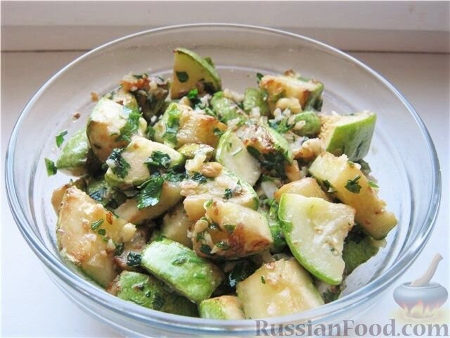 кабачки, орехи грецкие, петрушка, чеснок, масло растительное