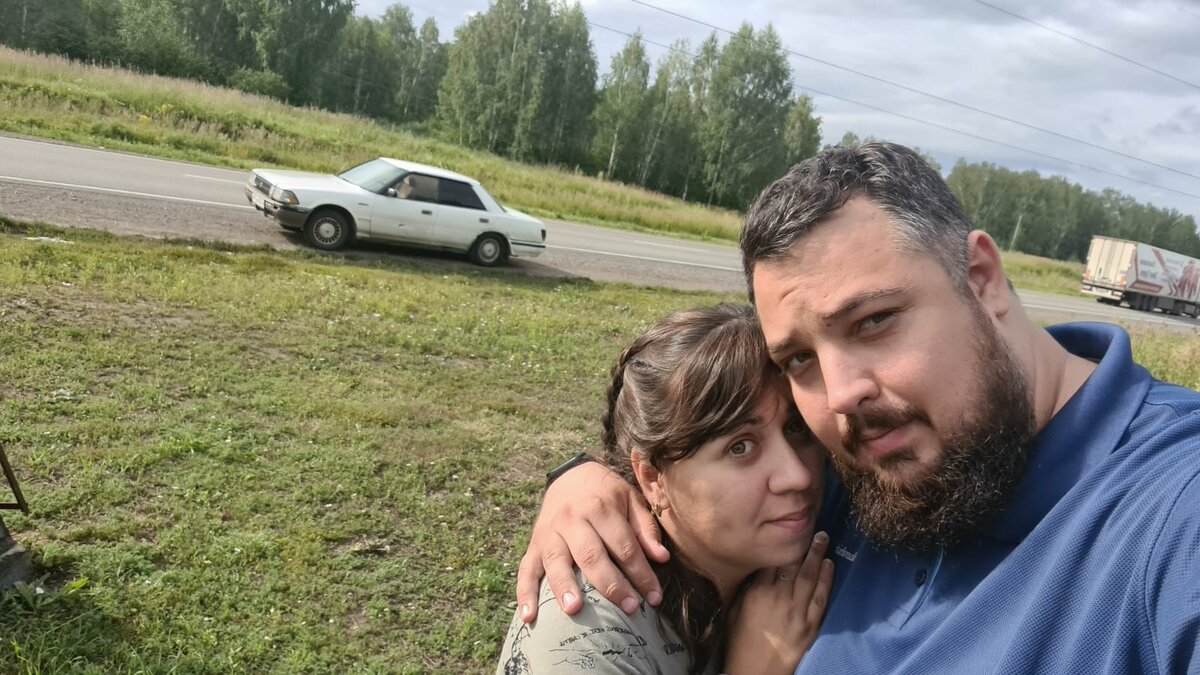 Наш прекрасный автомобиль.  Провёз нас 5 тыщ километров и бодрячком. Год рождения 1989. Любим его сильно😂