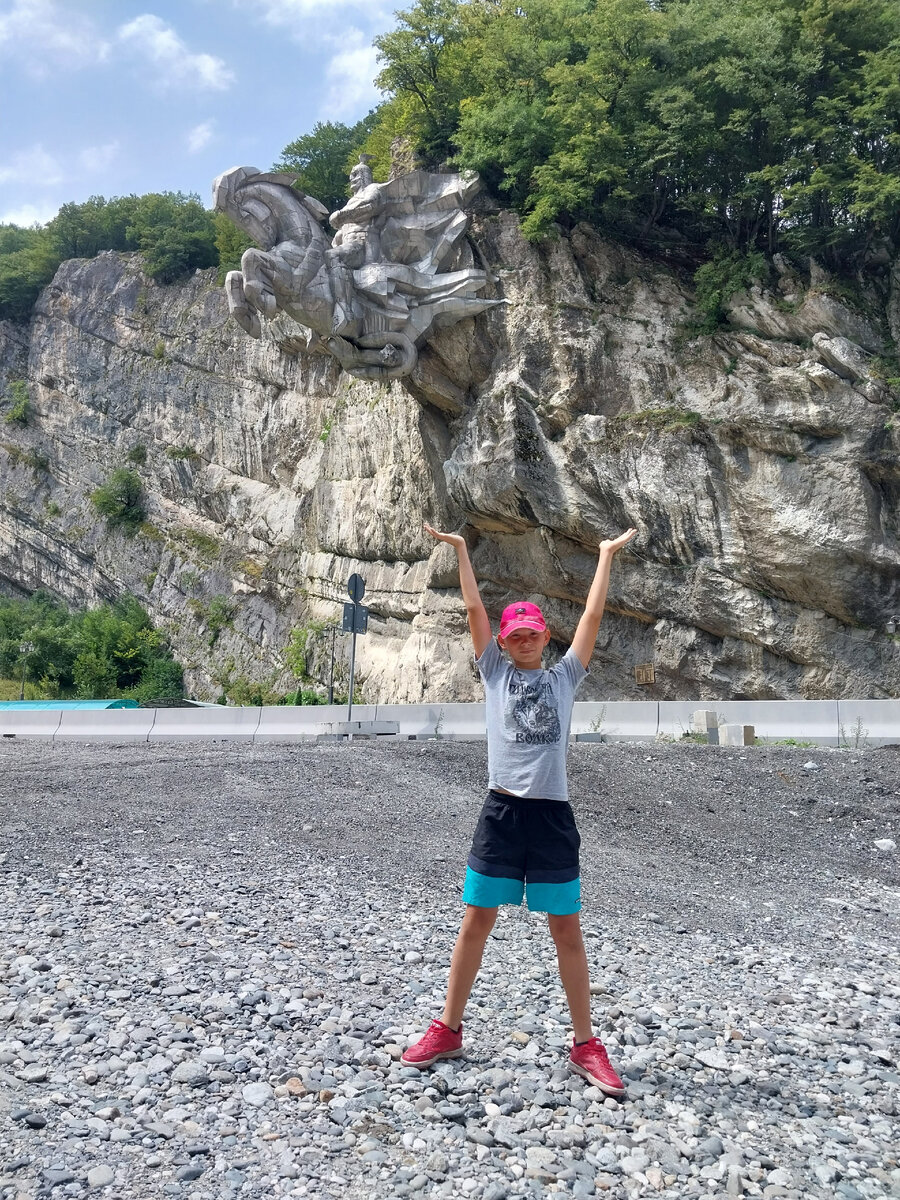 Ныхас во всей красе. Листайте вправо.