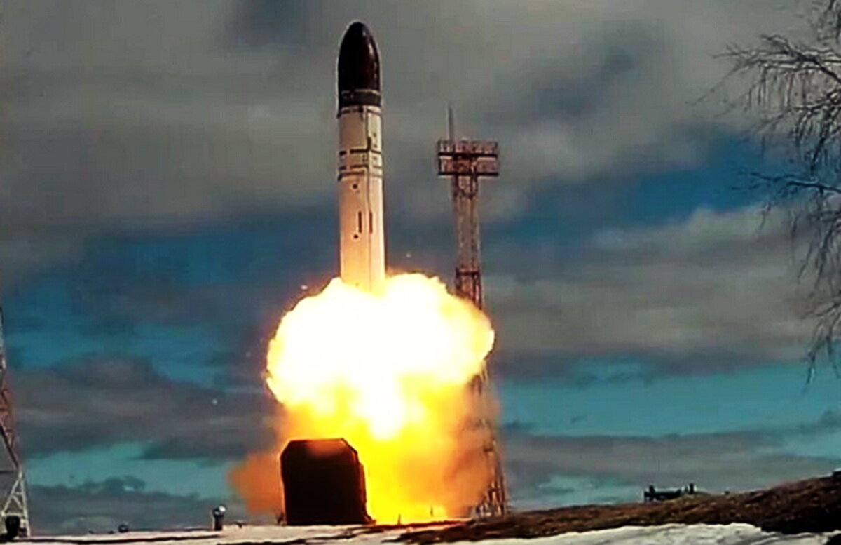 Запуск сармата. Сармат учебный пуск. Сармат ракетный комплекс. Сармат запуск. Места расположения ракетных комплексов Сармат.