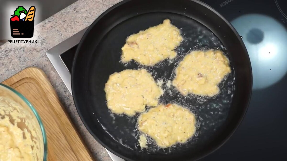 Брамбораки - чешские драники с мясом и пивом. Делюсь рецептом | Рецептурник  | Дзен