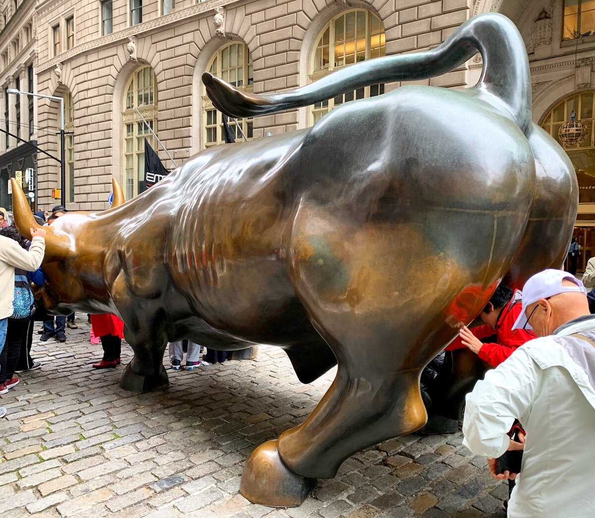 Бык на Уолл Стрит