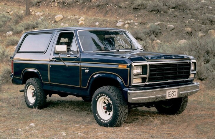 III поколение, 1980–1986, 4 модификации:V6 4.9,V8 6.9 дизель, V8 5.0 и V8 5.8