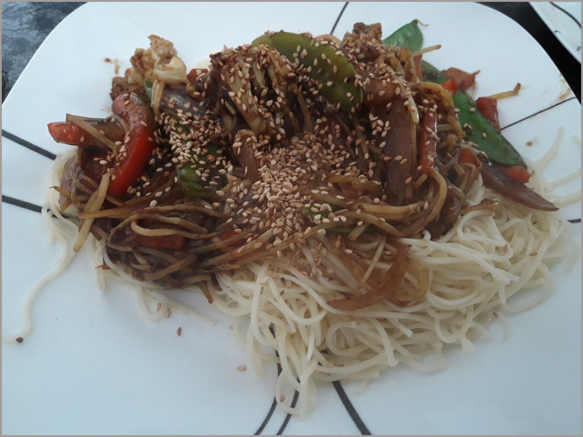 Лапша по-корейски с овощами