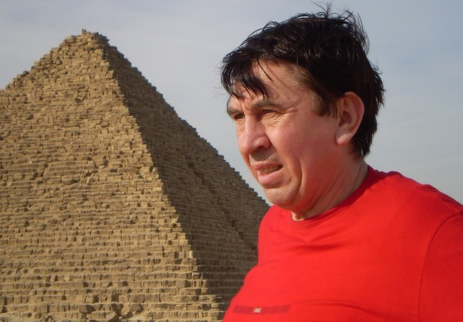 Владимир Пермяков и настоящая пирамида — они тянутся друг к другу!