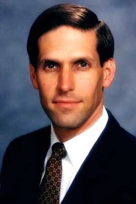 Джозеф Овертон (4 января 1960 — 30 июня 2003) — американский электроинженер и юрист. 
