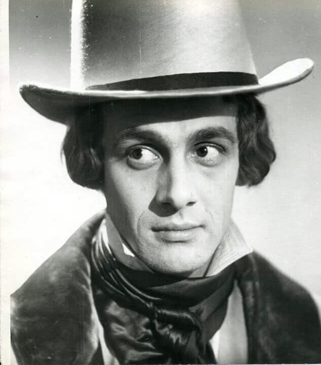 Фото: i.pinimg.com спектакль "Тень"