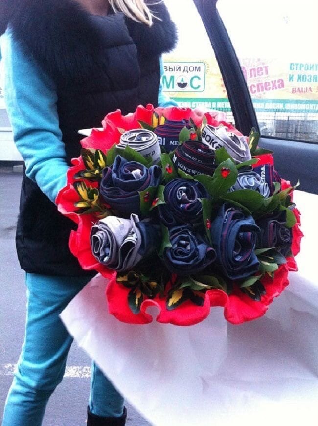 Дарите каждое 23 февраля носки и трусы! Используйте фантазию, возможно это будет букет или танк, или замок. Мужчина оценит задумку)