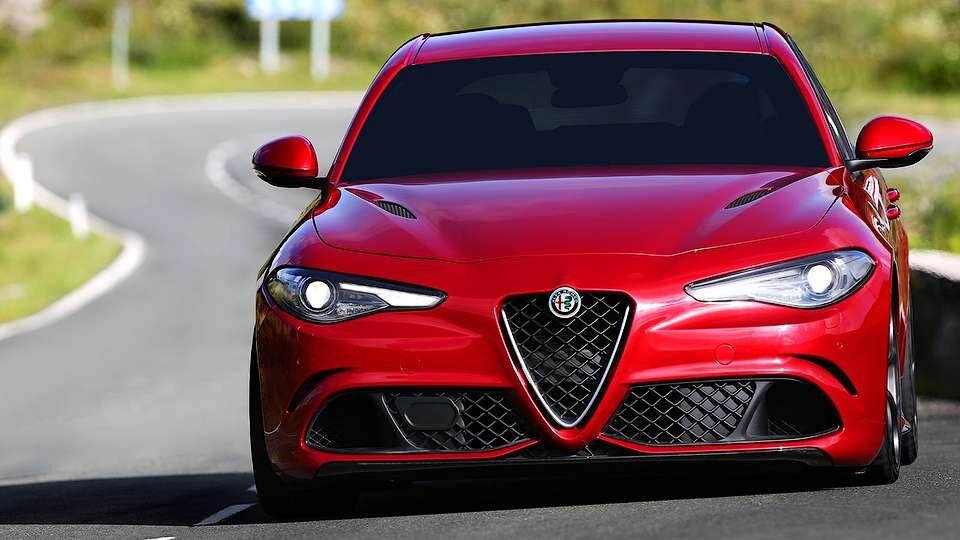 Alfa Romeo Giulia на фоне