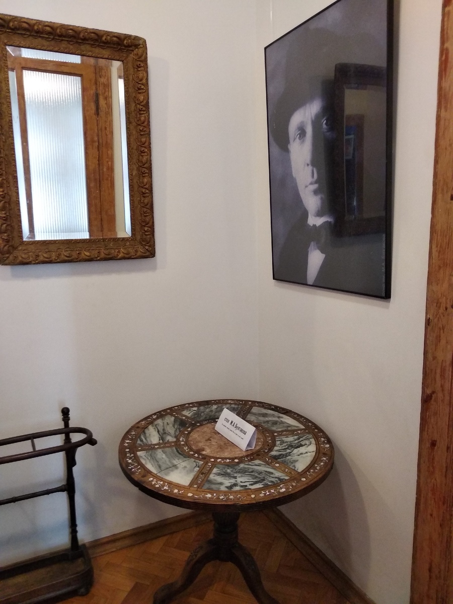 В прихожей квартиры №50