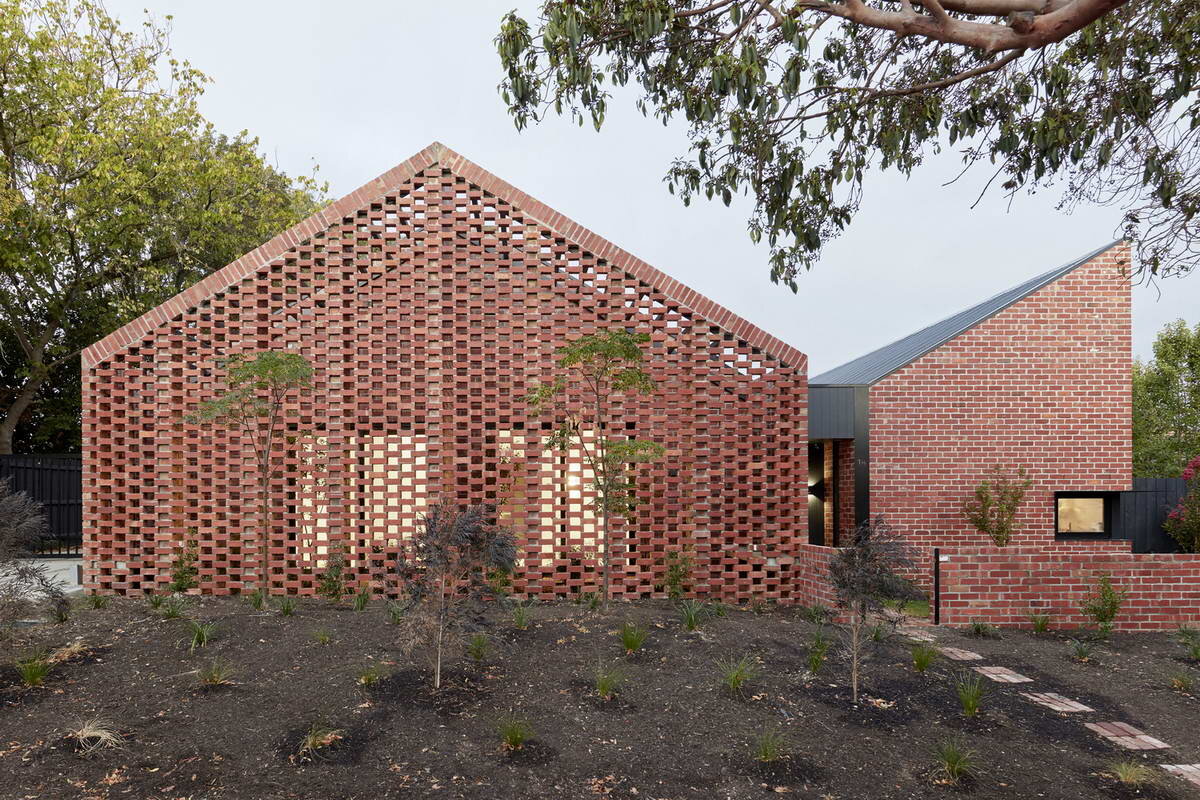 Дом из двойного кирпича