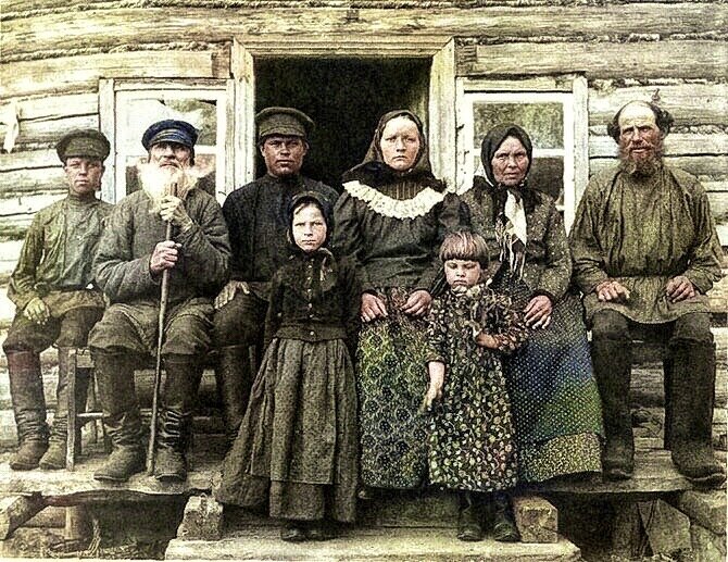 Круговорот крестьянской семьи и жизни. От младенца до старика..(1910. Рязанская губерния)