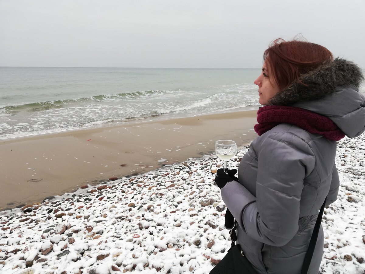 За полгода до диагноза, в свой День рождения на берегу Балтийского моря.