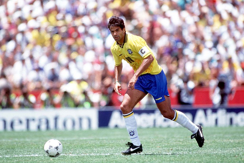 бразилец раи. карлос альберто футболист бразилия. аугусто виейра де оливейра. сократис футболист бразилия. раи соуза виейра де оливейра.