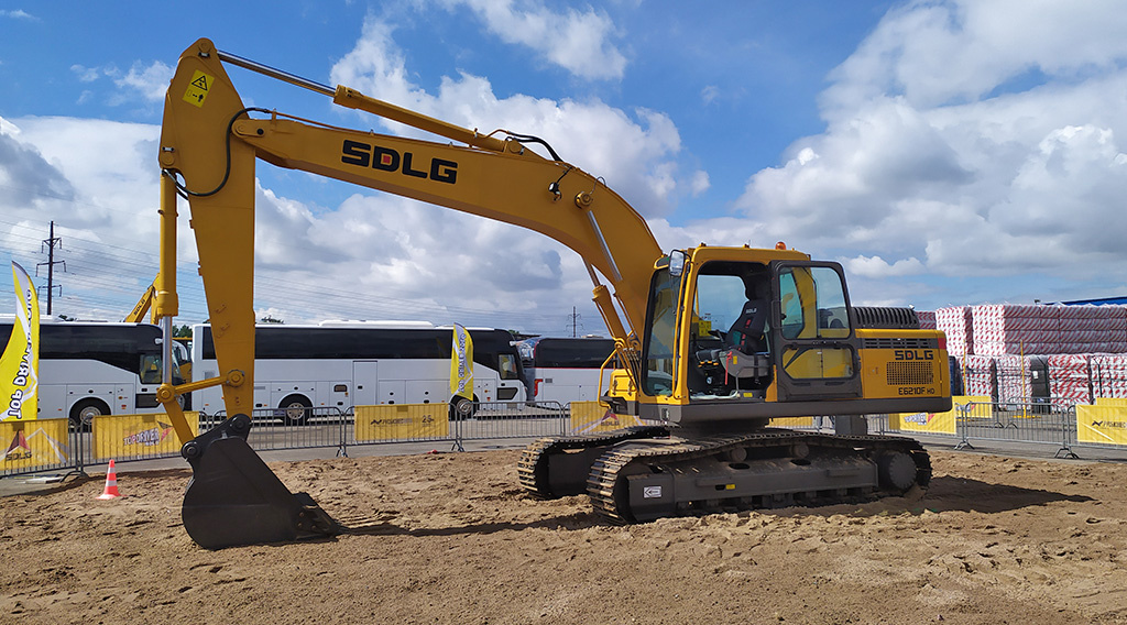 На данный момент выпуск строительной техники возобновлён на всех китайских заводах