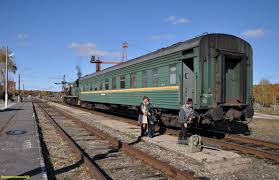 Примерно такой поезд и возил толчков на полигоны