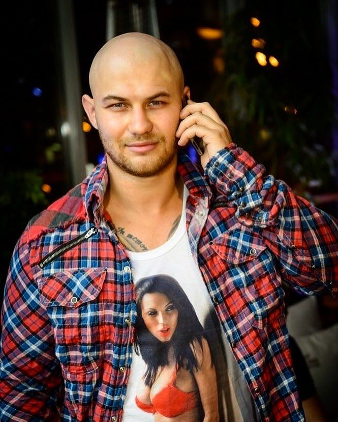 фото: https://ispics.com/p/B-YvAYej7U0/