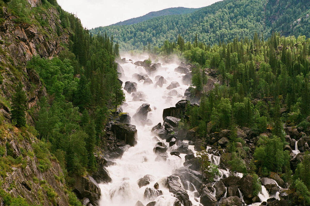 Горный Алтай водопад Башкаус