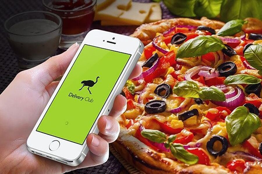 Оплата доставки еды картой. Доставка еды. Телефон и еда. Деливери еда. Delivery Club