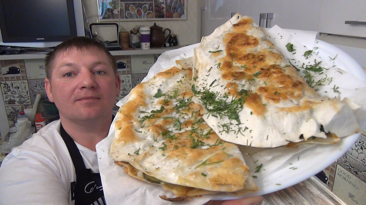 Готовим вместе вкуснейшие антикризисные обеды и ужины! Друзья, поздравляю всех с ДНЕМ ПОБЕДЫ! Низкий поклон всем живущим ветеранам !! Спасибо ВАМ ОГРОМНОЕ что мы можем сейчас жить в мирное время! А готовить мы будем сегодня очень простое блюдо! Детвора будет пищать, а взрослые оценят за то что его можно приготовить в полевых условиях на природе заменим привычный шашлык или крылышки.. Приступаем!) 