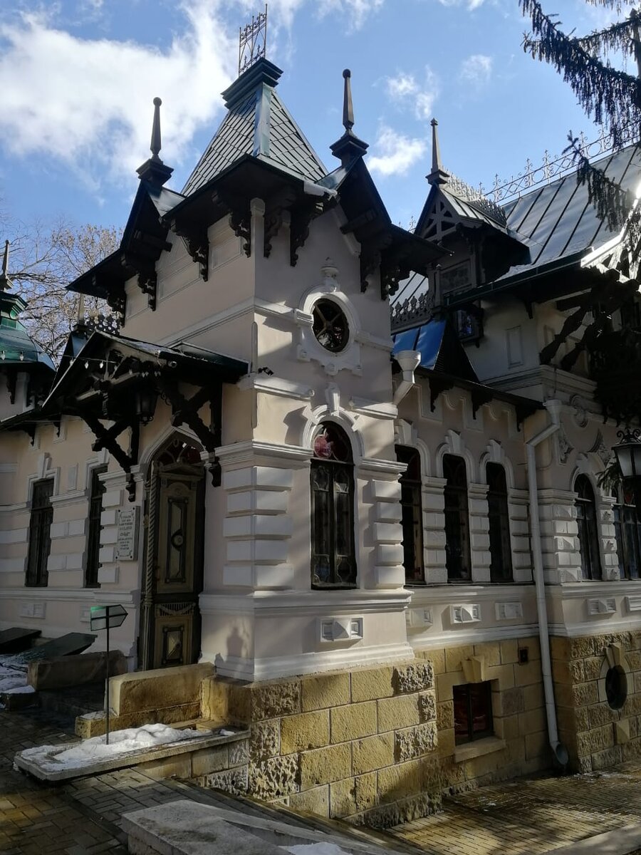 Вход в музей Шаляпина, февраль 2020