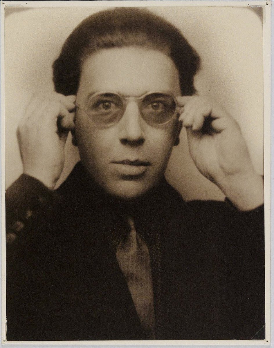 Андре́ Брето́н  (1896 - 1966)