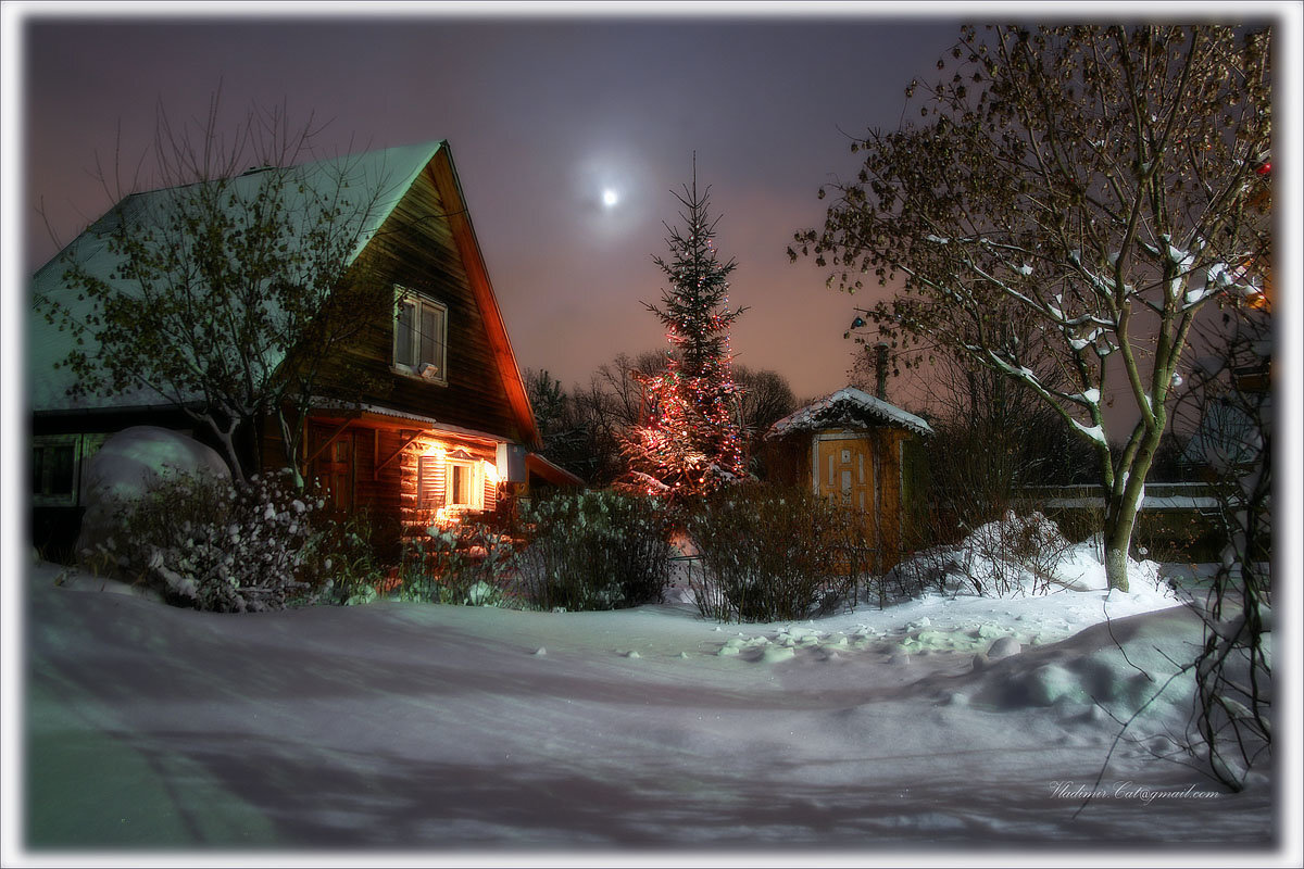 Стояла тихая морозная ночь. Зимний домик. Деревенский домик зимой. Зимний вечер в деревне. Новый год в деревне.