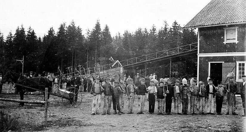 Узники острова Бастой. Фото 1930-х годов