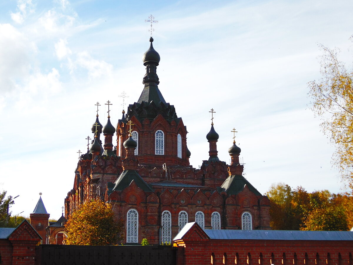 Казанский собор - главный храм обители