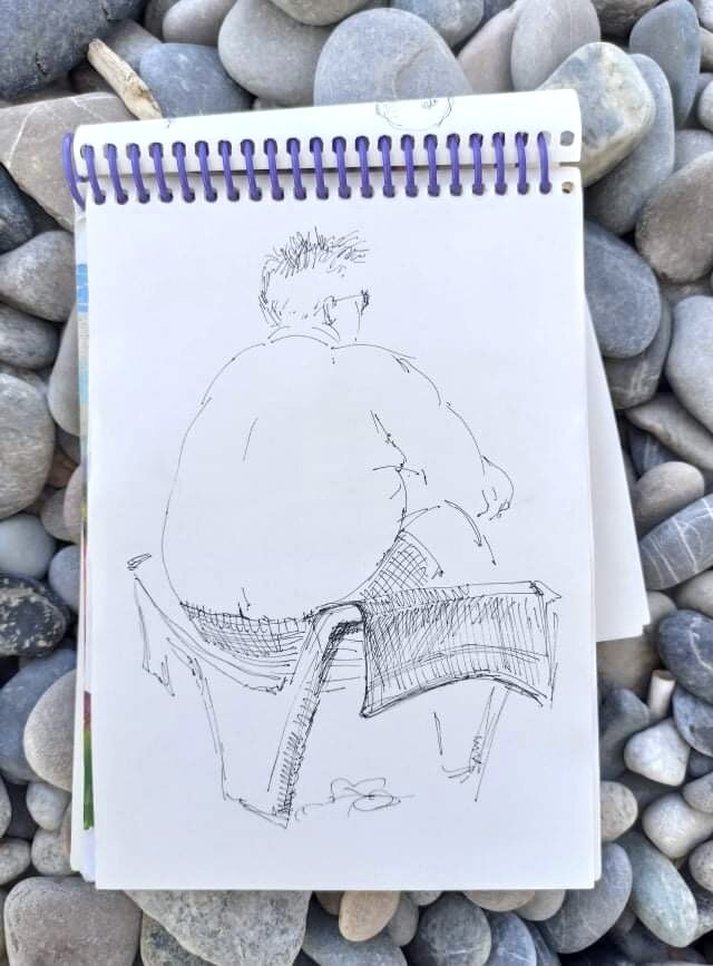 большой, красивый, задумчивый. Всегда один, приходил и долго смотрел на море...