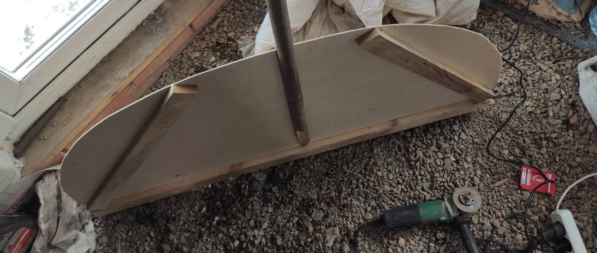 Готовым снеговую лопату для гладких поверхностей!