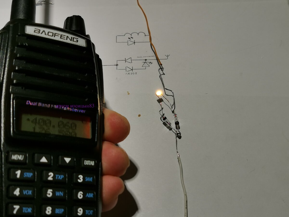 Что можно сделать на светодиодах.Простые схемы со светодиодом ...