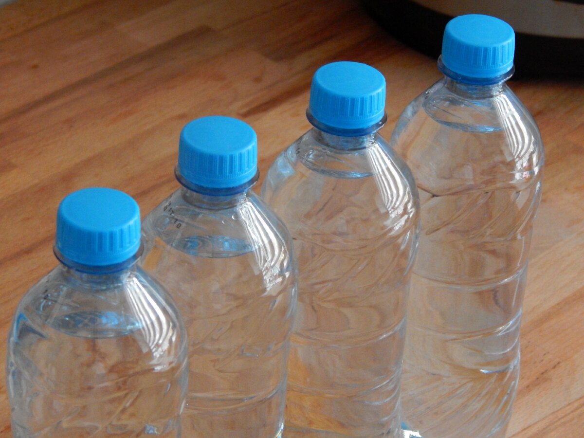 За день я выпиваю 2 литра воды. Фото автора.