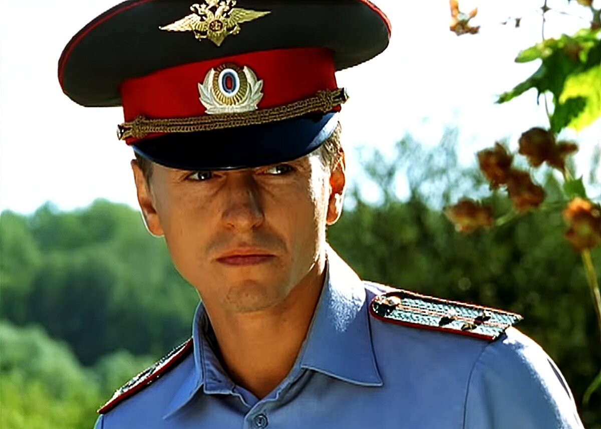 Сергей Безруков в роли Павла Кравцова. Кадр из сериала "Участок".