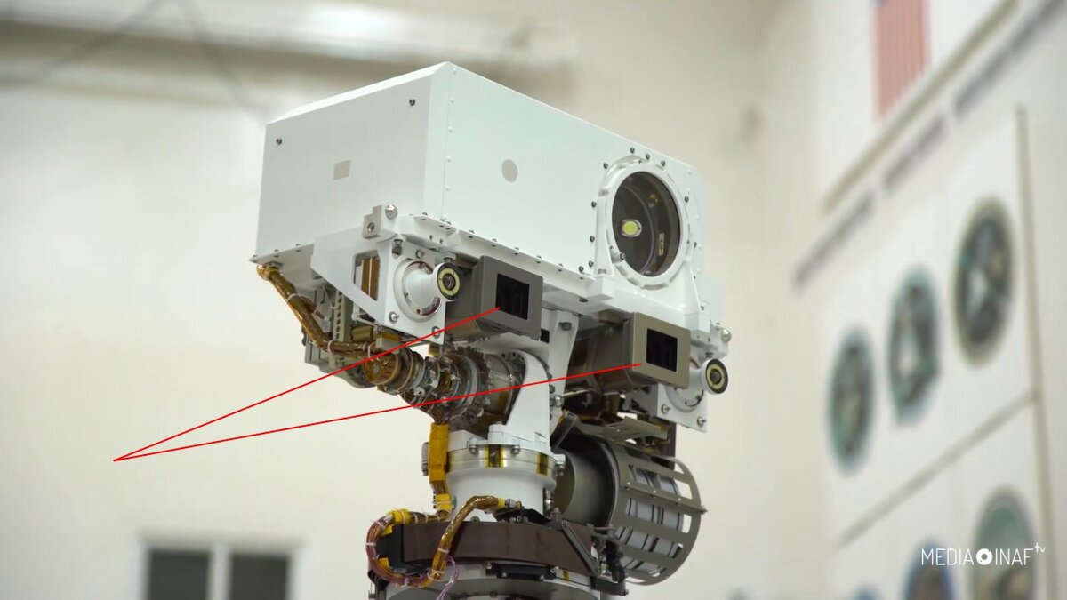 Две фотокамеры Mastcam-Z на мачте марсохода. 