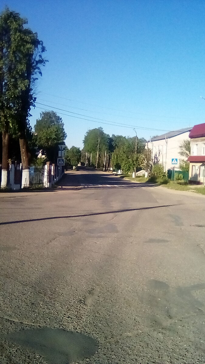 Наш городок ранним утром. Съезд на фабричную сторону.