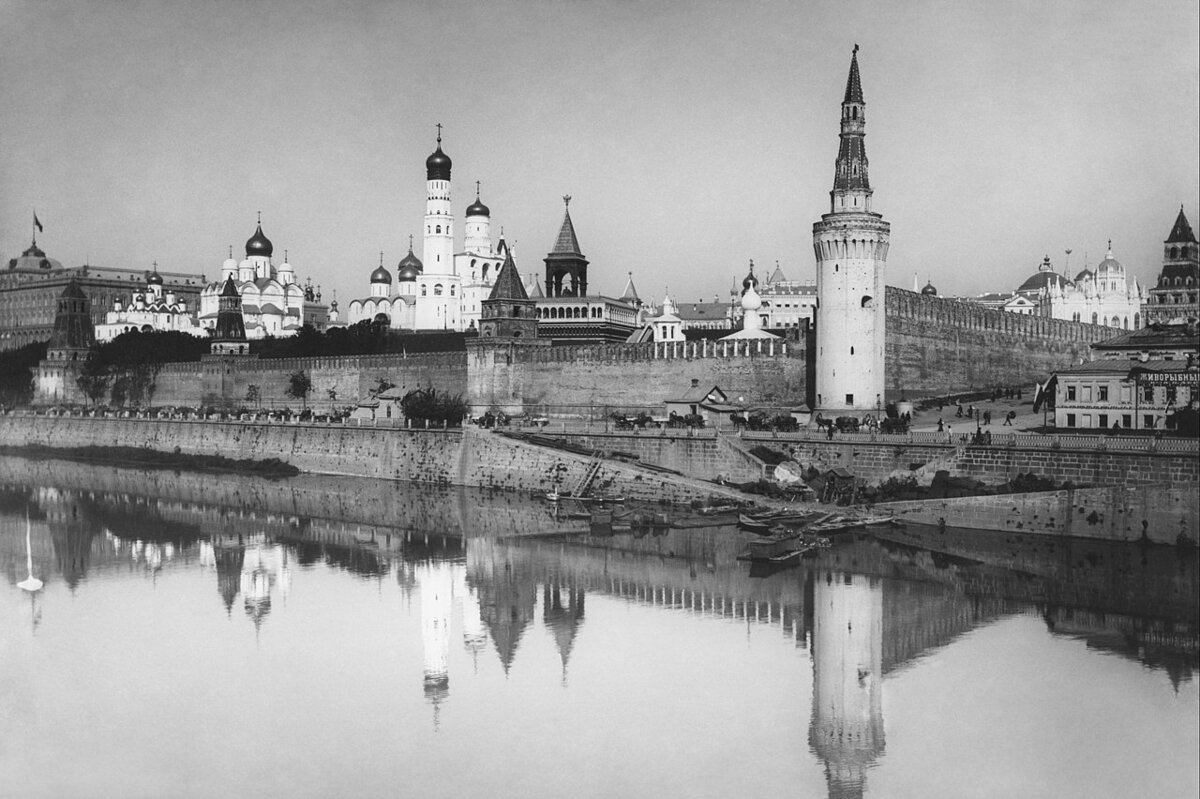 Белый кремль. Белый Кремль Москва. Московский Кремль 1800. Московский Кремль 1700. Московский Кремль 1800 года реконструкция.