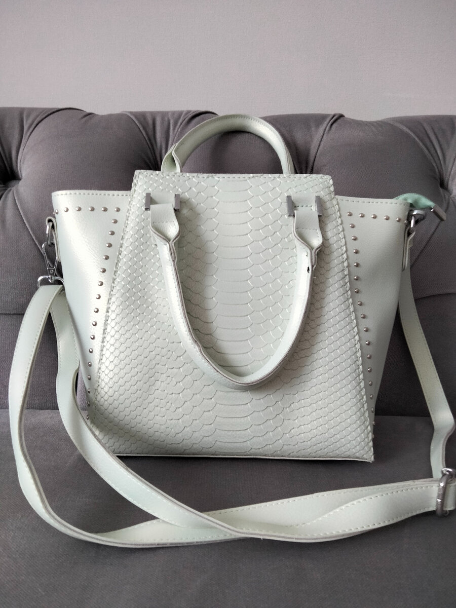 Цвет светло мятный фото не передаёт. Цена 1190 руб.