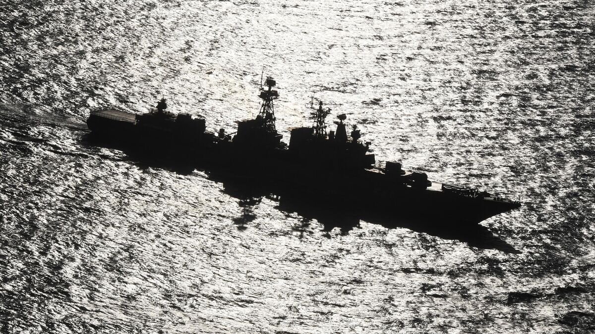    Большой противолодочный корабль "Адмирал Пантелеев" ВМФ РФ во время маневрирования на учениях "Морское взаимодействие-2021"© РИА Новости / Виталий Аньков