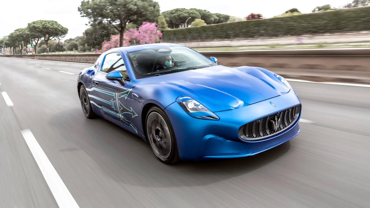 Maserati GRANTURISMO 2020 синий с белым