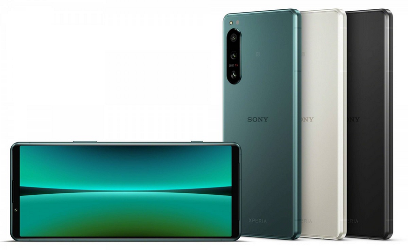 Экран у новинки вытянутый, как и всегда у Sony