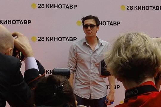    Бывшая жена высказалась о покинувшем Россию Артуре Смольянинове