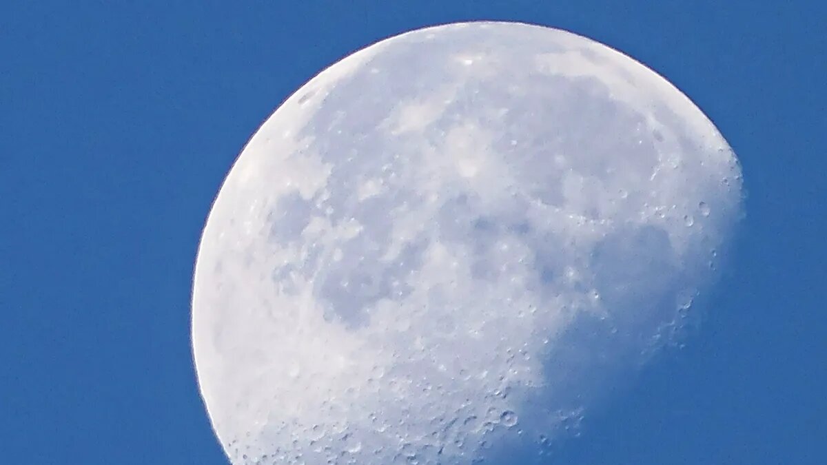 Луна постепенно идет к обновлению. Фото: pxhere.com