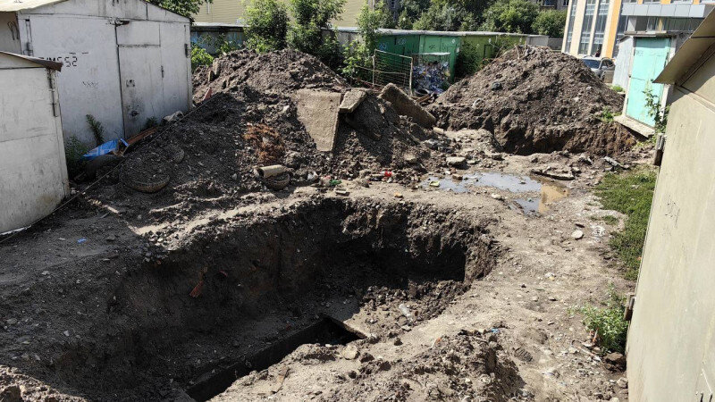     Разрушенный двор после ремонта теплосетей. Barnaul 22